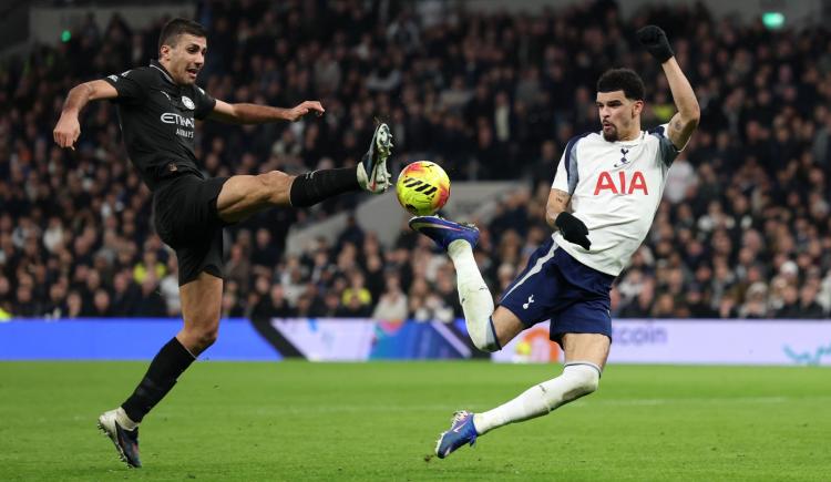 Imagen de El descomunal golazo de taco para el Tottenham de Cuti Romero