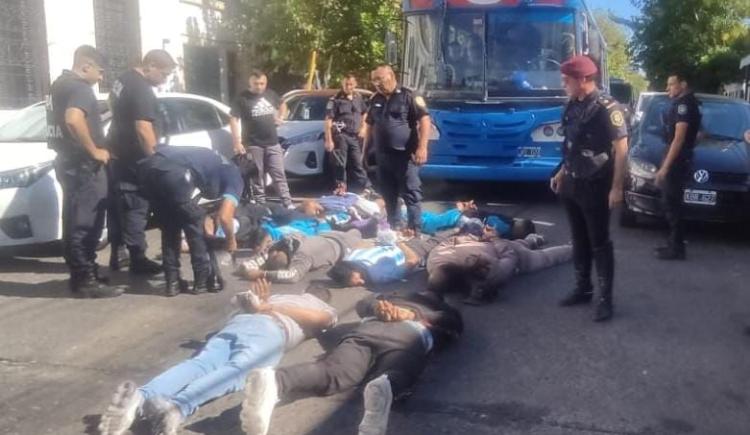 Imagen de Detuvieron a 22 barras de Racing