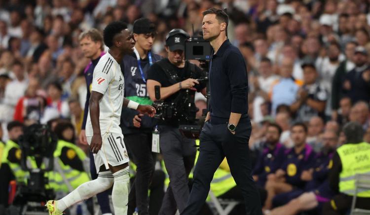Imagen de La tajante repuesta de Xabi Alonso sobre el berrinche de Vinicius Jr.