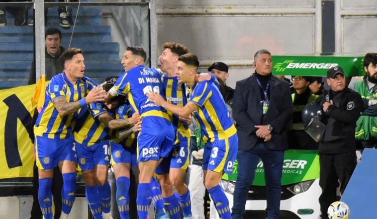 Imagen de Rosario Central estiró su paternidad centenaria y eliminó a Racing