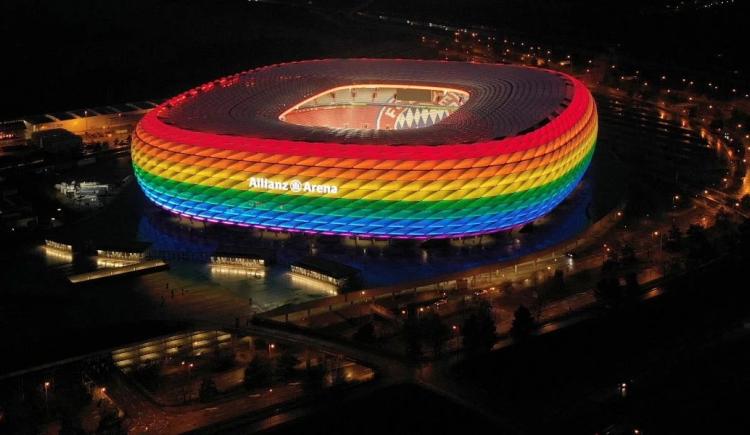 Imagen de LA UEFA RECHAZÓ ILUMINAR EL ESTADIO DE MÚNICH CON LOS COLORES DE LA COMUNIDAD LGBTI+