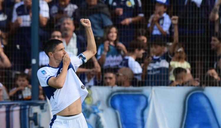 Imagen de Nacho Fernández se reencontró con el gol en el Bosque y cortó una racha en Gimnasia que se remontaba a su primera etapa