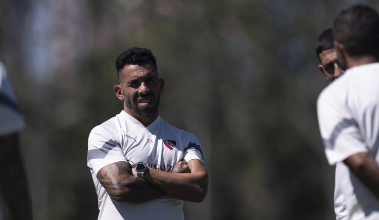 Imagen de Independiente y Tevez viajarán a Miami con un problema solucionado