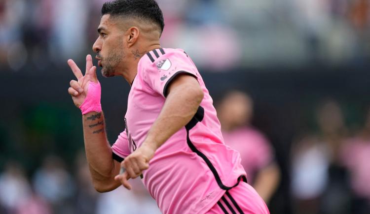 Imagen de Pistolero: dos goles en siete minutos para Luis Suárez en el clásico