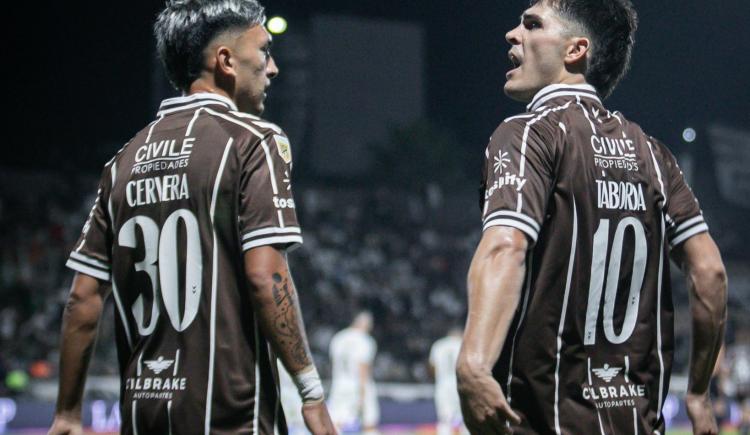 Imagen de Platense venció a Atlético Tucumán y celebró con su gente