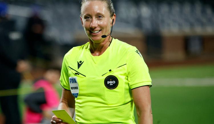 Imagen de Designación histórica: Tori Penso será la segunda mujer en arbitrar un partido en la historia de los Mundiales