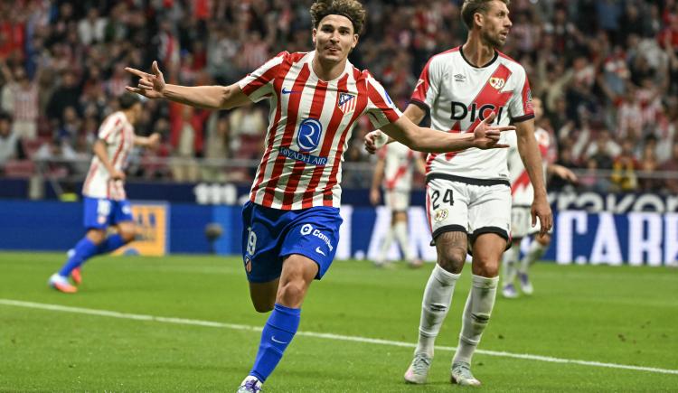 Imagen de Una araña de clase mundial: Julián Álvarez anotó un triplete y salvó al Atlético de Madrid de Simeone