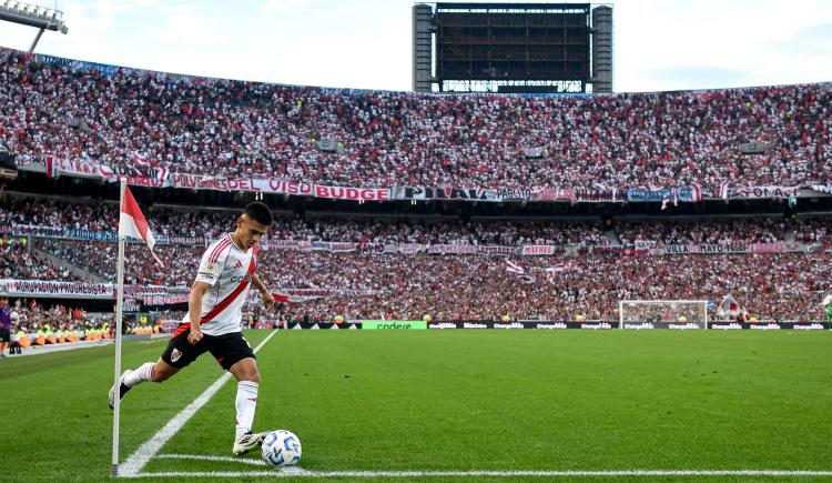 Imagen de Echeverri se despidió del mundo River: "Ojalá pueda volver pronto"