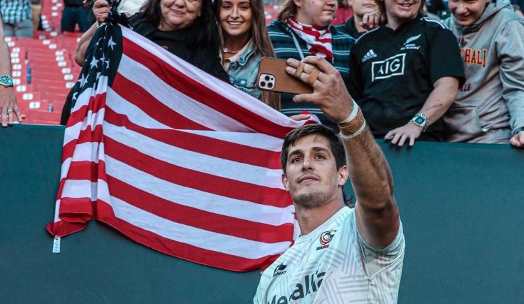 Imagen de Viaje al sueño americano de un argentino: rumbo al Mundial 2027, con la camiseta de Estados Unidos