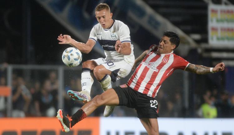 Imagen de Con un final caliente, Gimnasia y Estudiantes empataron en el clásico de La Plata