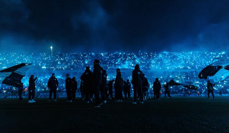 Imagen de Banderazo Gigante en Barrio Alberdi: Belgrano recibió un multitudinario apoyo previo a la final con River