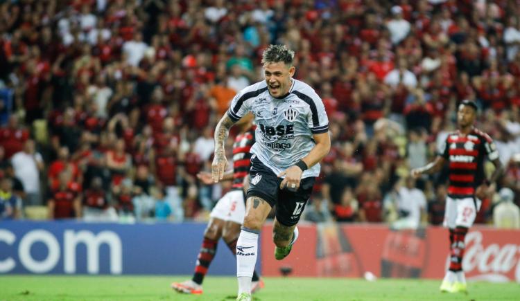 Imagen de ¡Maracanazo histórico! Central Córdoba venció 2-1 a Flamengo y logró un triunfo inolvidable