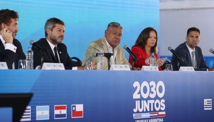 Imagen de Claudio Tapia lanzó la candidatura sudamericana para el Mundial 2030