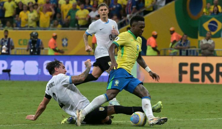 Imagen de Quedaron a mano en Bahía: Brasil y Uruguay igualaron 1-1 en un duelo picante