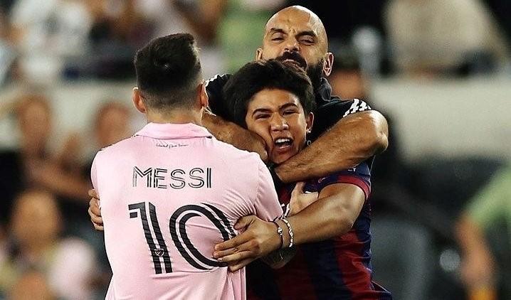 Imagen de No pasarás: el guardaespaldas de Messi frustró el abrazo de un fanático
