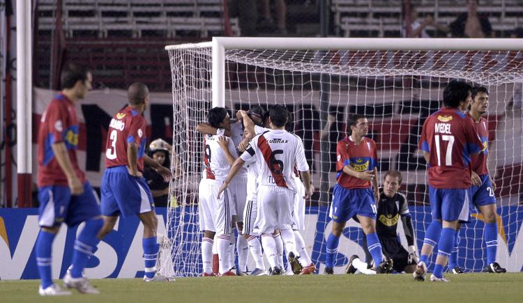 Imagen de River jugará ante Universidad Católica después de 15 años