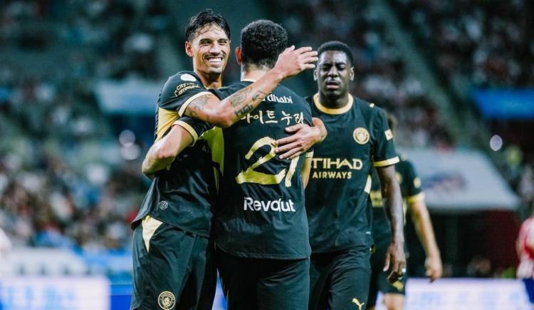Imagen de Un Atlético en pleno rodaje cayó ante el City en Seúl: la ausencia de argentinos en el once y los escasos minutos de Echeverri