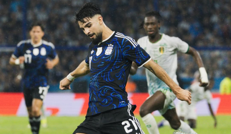 Imagen de El brasileño multicampeón que pidió al Flaco López como titular en Argentina
