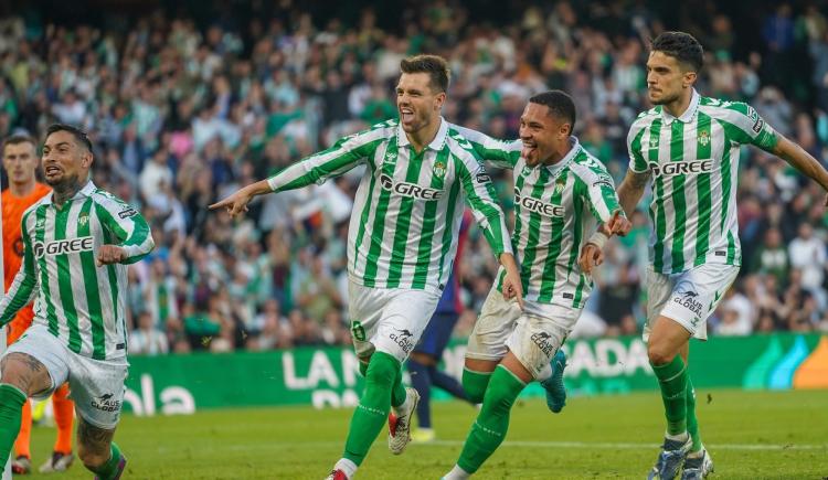 Imagen de Giovani Lo Celso marcó en el empate de Betis ante Barcelona