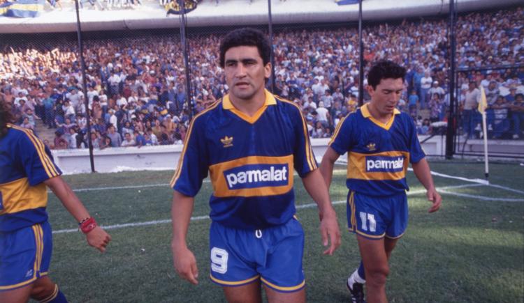 Imagen de Boca y el debut soñado: La crónica de El Gráfico de 1993 sobre el doblete del Beto Acosta ante Mandiyú