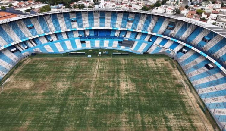 Imagen de Alarma por el estado del campo de juego de Racing