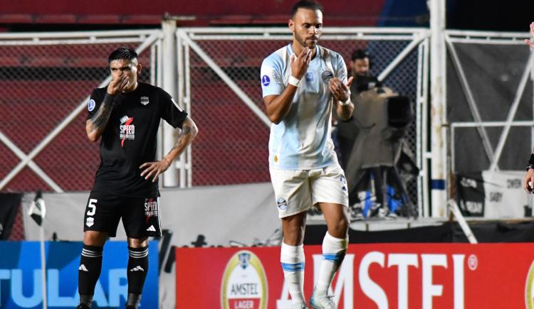 Imagen de Gremio goleó a Riestra y le complicó su futuro en la Copa Sudamericana
