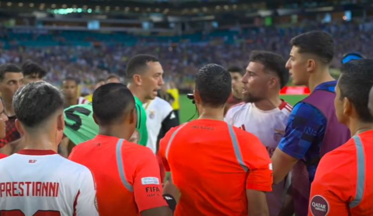 Imagen de El picante cruce entre Otamendi y Marchesín: "Cerrá el ort*, hablás una banda ahora que jugás en Boca"