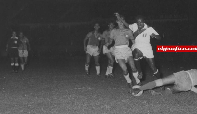 Imagen de 1959. Juan Seminario, héroe nacional de Perú