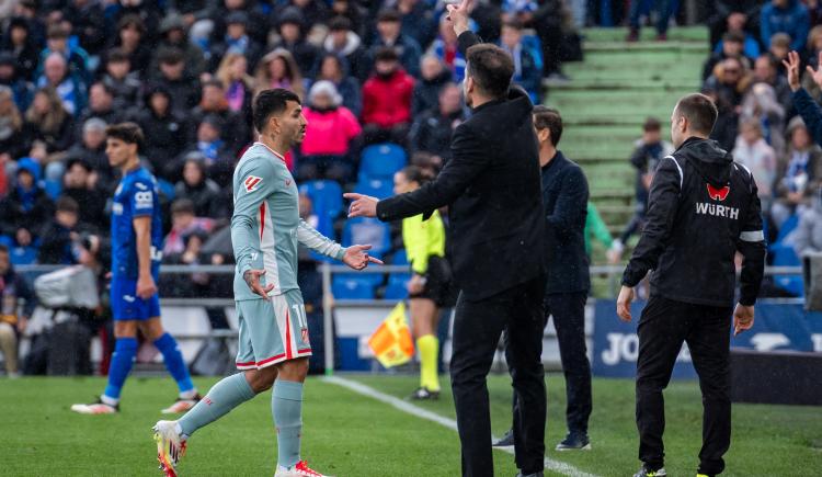 Imagen de Se confirmó la durísima sanción para Ángel Correa