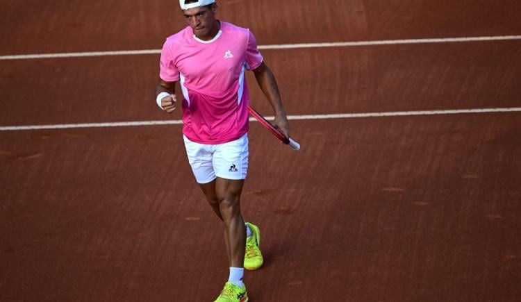 Imagen de Sebastián Báez ganó en Bucarest y jugará su tercera final del año
