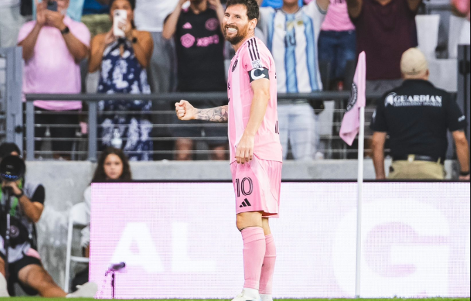 Imagen de Cuántas veces Lionel Messi metió dos goles de tiro libre en un mismo partido