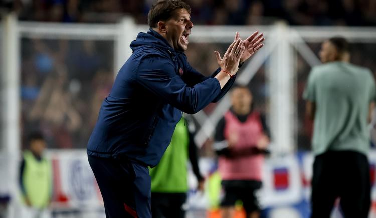 Imagen de Ayude, un Cuervo más: "Voy a hacer cualquier cosa para que San Lorenzo gane"