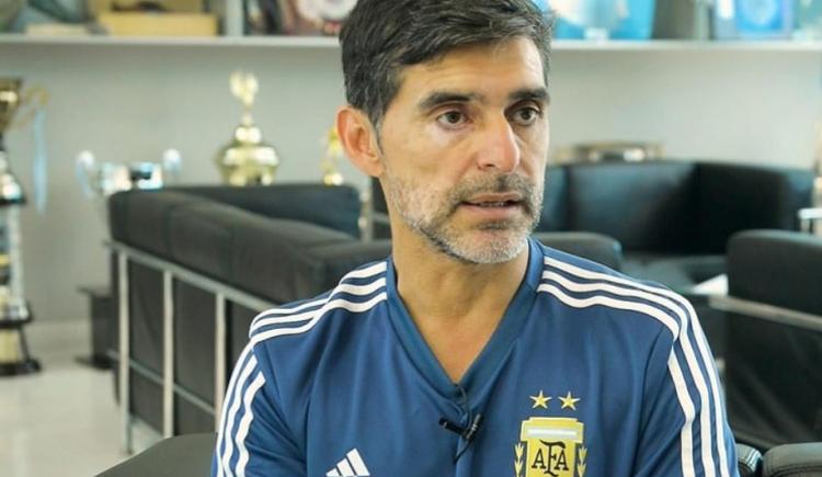 Imagen de Roberto Ayala: "Messi quiere ser tratado como uno más, no de manera diferente"