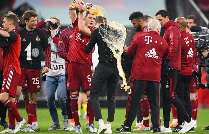Imagen de Bayern logró su décimo título consecutivo y alcanzó un récord en las 5 grandes de Europa