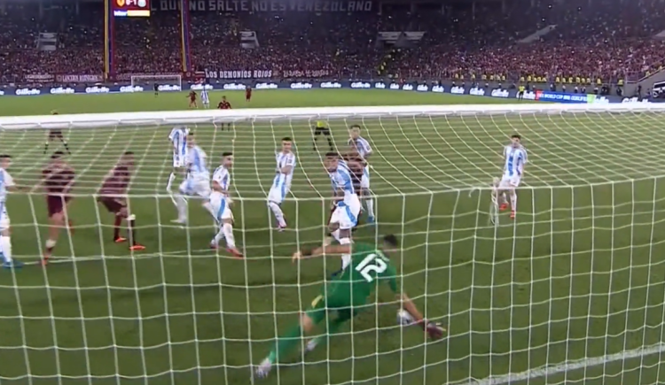 Imagen de Hay arquero, Selección: la impresionante atajada de Rulli