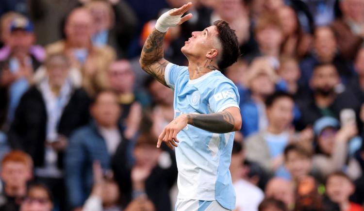 Imagen de Enzo Fernández abrió la victoria de tiro libre y Manchester City suma puntaje ideal