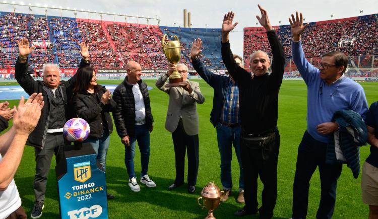 Imagen de Homenaje y reconocimiento de San Lorenzo a los bicampeones de 1972