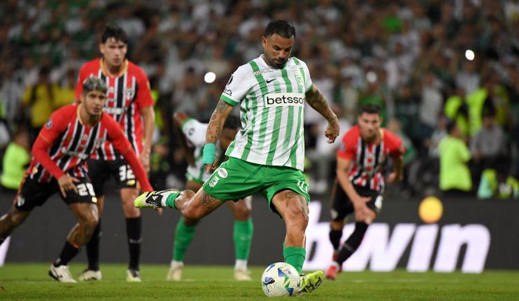 Imagen de El antecedente de los dos penales que erró Edwin Cardona en Copa Libertadores