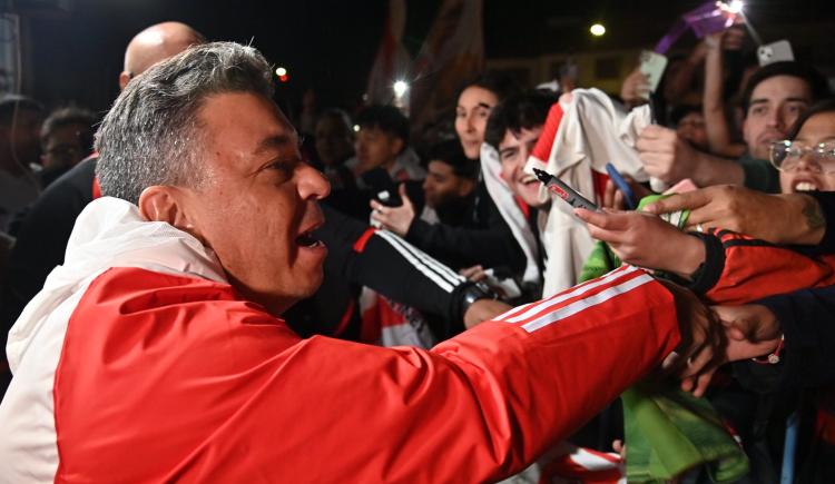 Imagen de Colorido recibimiento para River en Córdoba