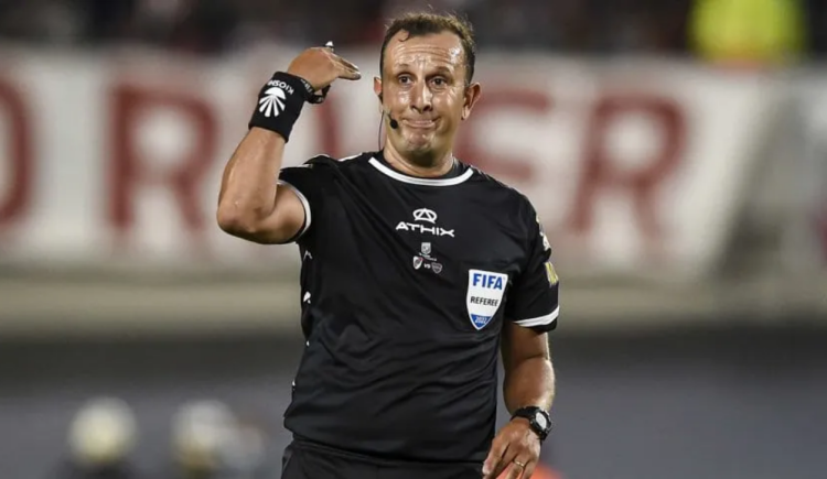 Imagen de Darío Herrera volverá a dirigir tras la polémica del Superclásico