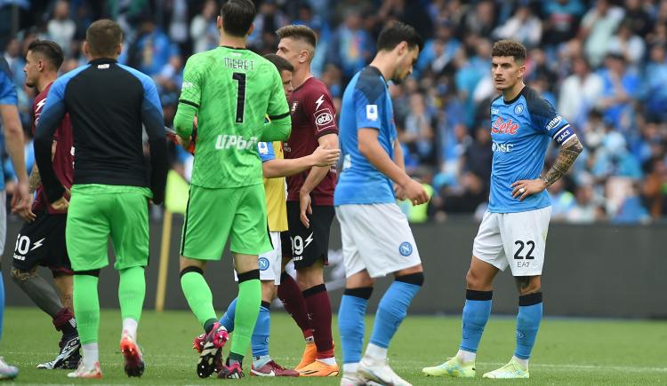 Imagen de Napoli no pudo con Salernitana y postergó su consagración