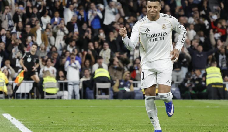 Imagen de Cumple feliz: Mbappé convirtió y redondeó un año histórico