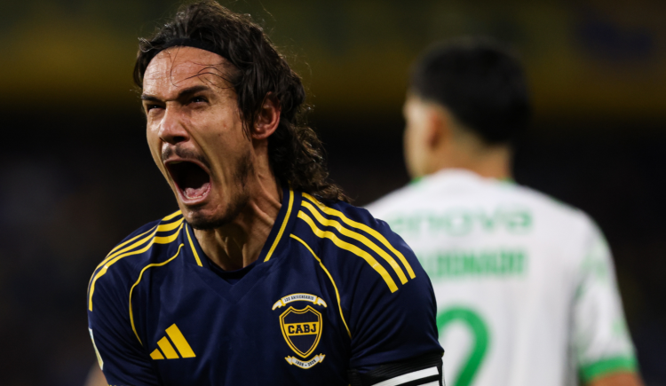 Imagen de Edinson Cavani cortó una larguísima racha sin marcar en el torneo local y sentenció la victoria de Boca