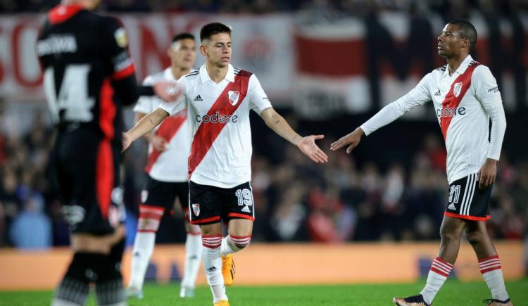 Imagen de Claudio Echeverri tuvo su estreno con 17 años: ¿quiénes son los más jóvenes en debutar en River?