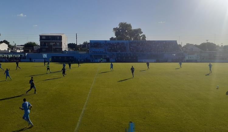 Imagen de "MOSTAZA" MERLO DEBUTÓ EN DEFENSORES UNIDOS CON UN EMPATE