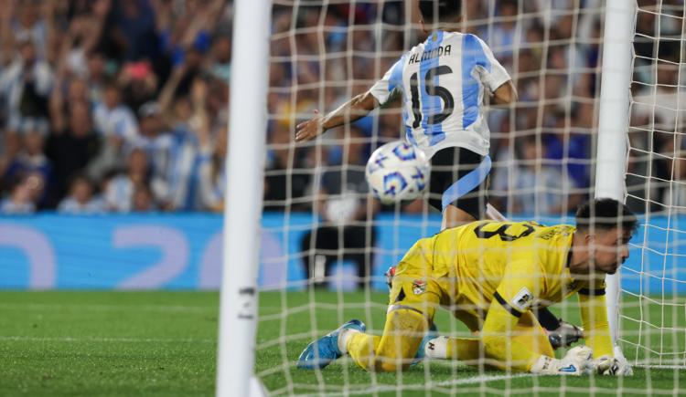Imagen de El desquite de Thiago Almada: entró y marcó un golazo
