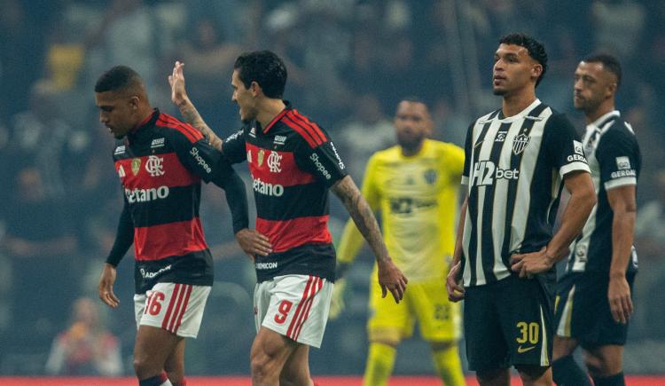 Imagen de Flamengo no tuvo piedad con el Atlético Mineiro de Eduardo Domínguez antes de viajar a Argentina: 4-0 en Belo Horizonte