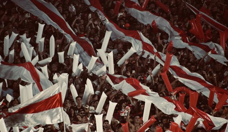 Imagen de River presentó su nueva camiseta alternativa: cómo es, cuánto cuesta y cuándo la estrenará
