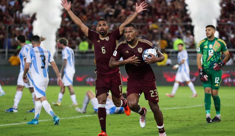Imagen de Salomón Rondón volvió a amargar a la Selección Argentina