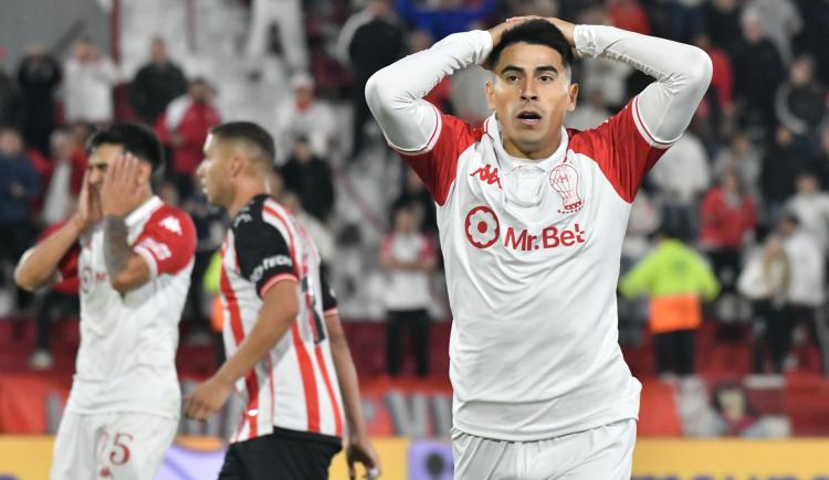 Imagen de ¿Fútbol o Cine? El VAR "se robó" casi un tiempo entero en la Fecha 12